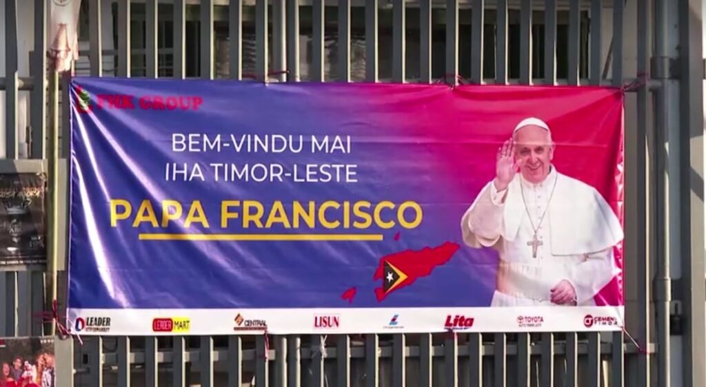 Pope Francis arrives in East Timor 