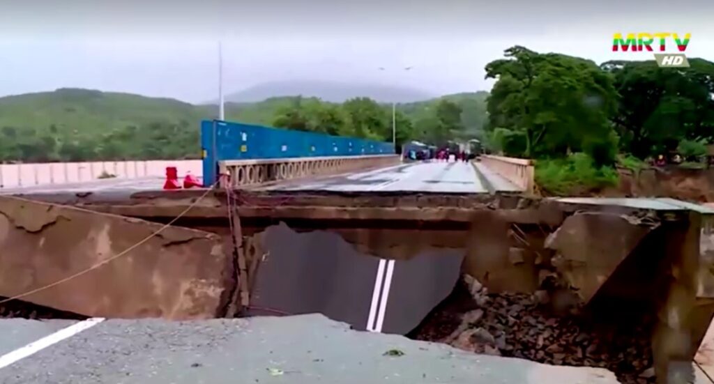 bridge collapses by flood in Myanmar