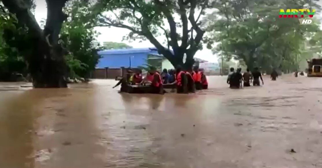 rescue flood victims in Myanmar