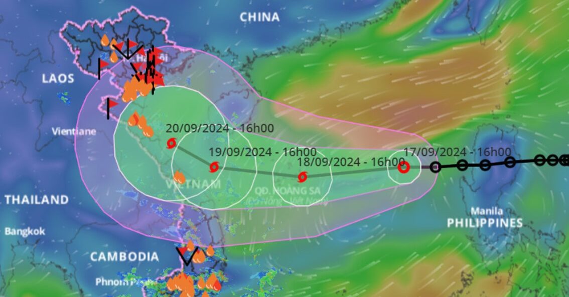 Forecast map showing Storm No. 4 approaching Central Vietnam