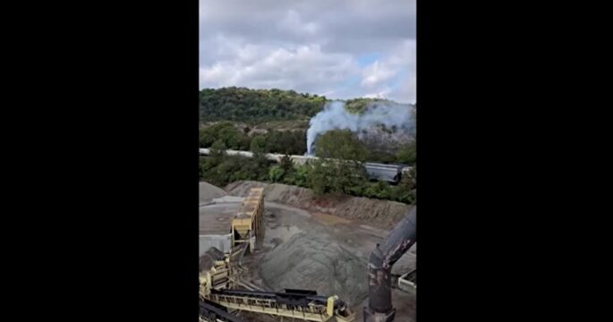 Train car chemical leak in Ohio