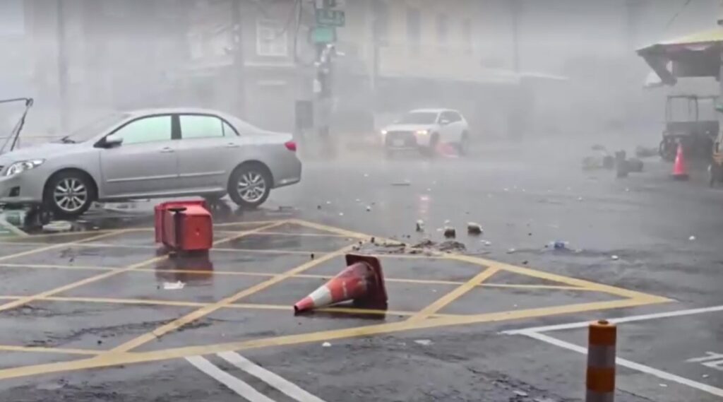 Typhoon Krathon slams into Taiwan