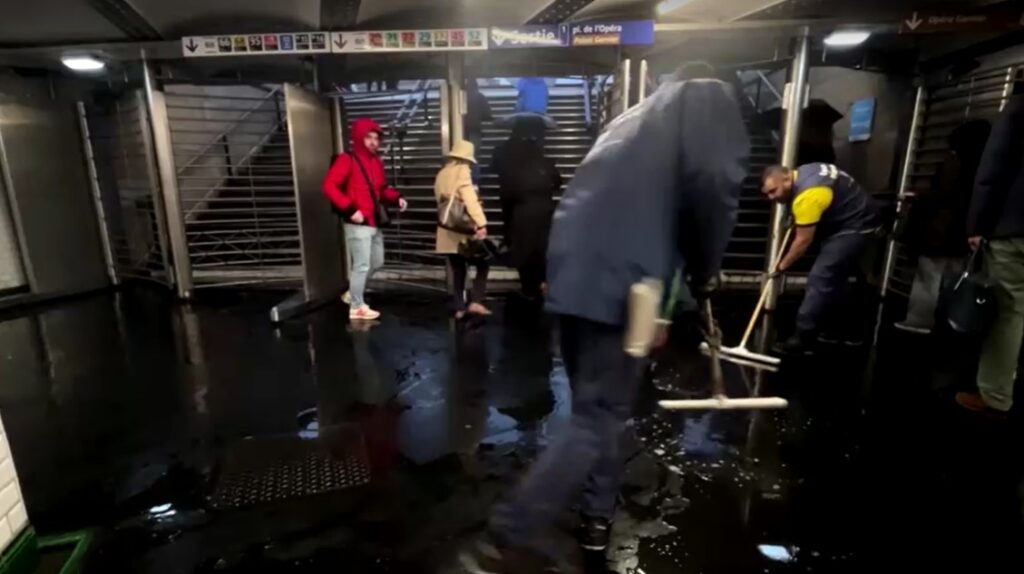 flood in Metro in France
