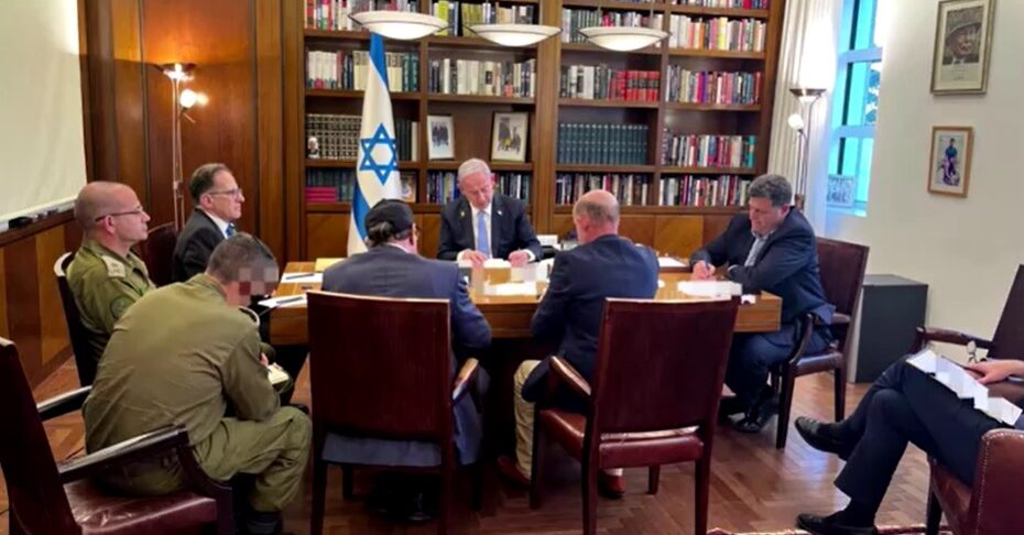 Israeli Prime Minister in meeting with senior officers