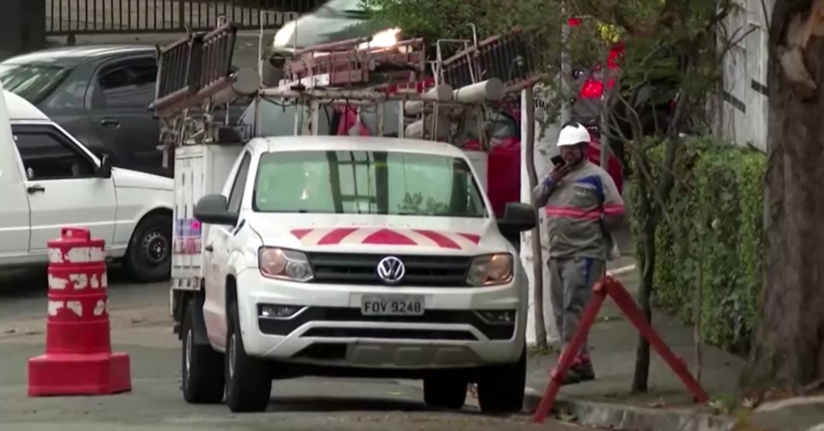 Half million still without power in Sao Paulo from Friday storm