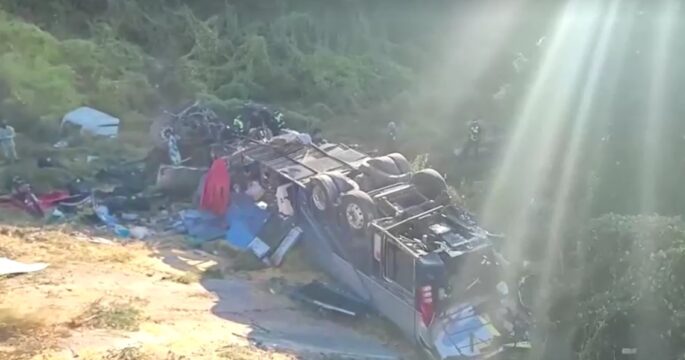 Bus crash in central Mexico kills 19 people