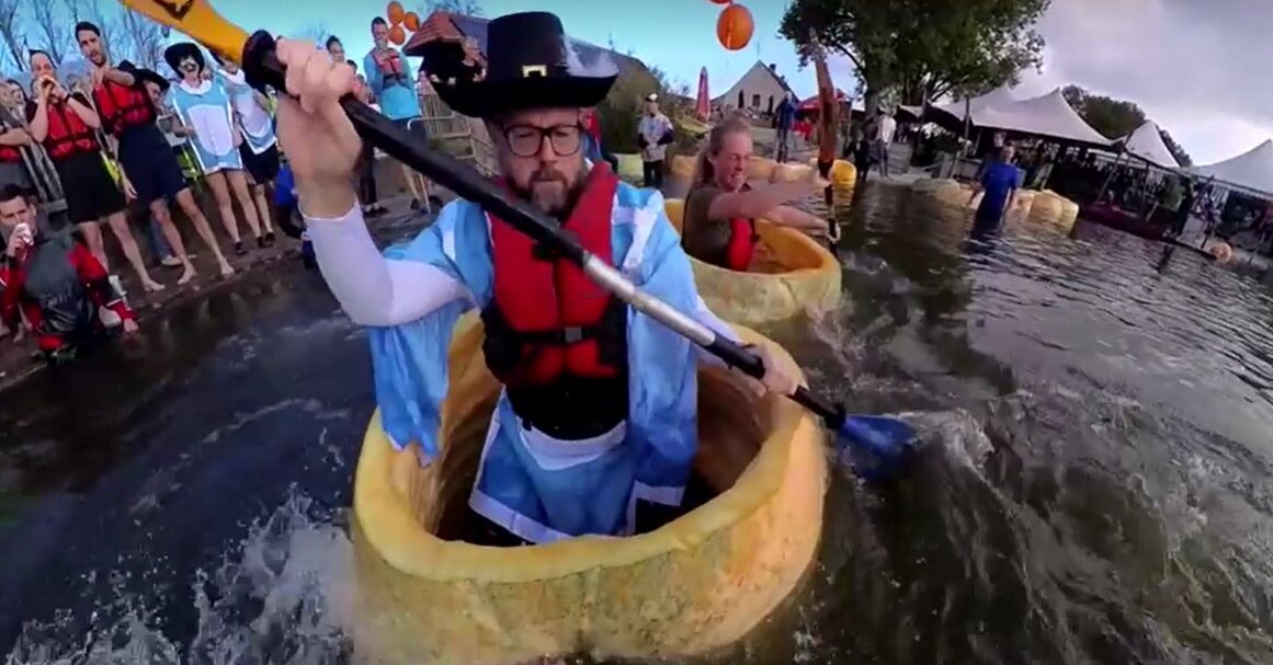 Belgium giant pumpkins paddle contest