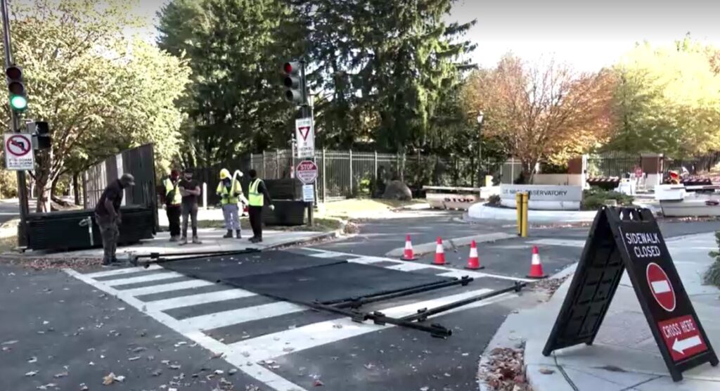 workers put fence around Residence of US Vice President