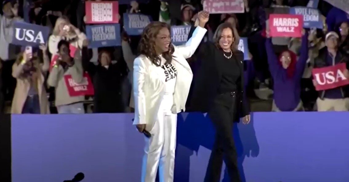 Oprah welcomes Harris onstage in at final rally in Pennsylvania