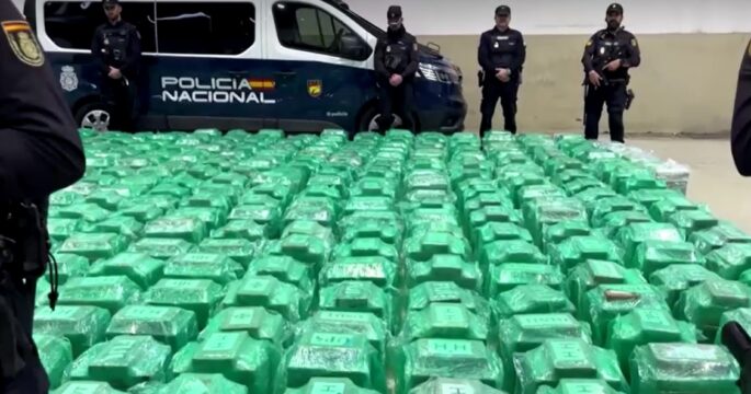 Spanish police seize record cocaine in Ecuadorean banana shipment