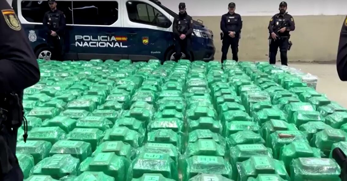 Spanish police seize record cocaine in Ecuadorean banana shipment