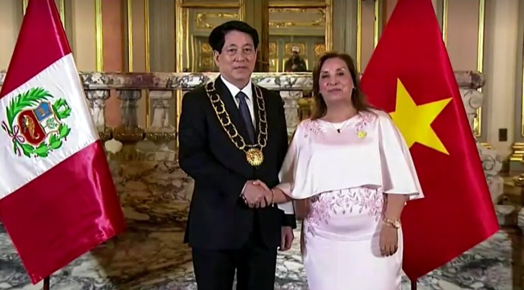 President Dina Boluarte awarded President of Vietnam Luong Cuong with the Order of the Sun to mark 30 years of diplomatic relations