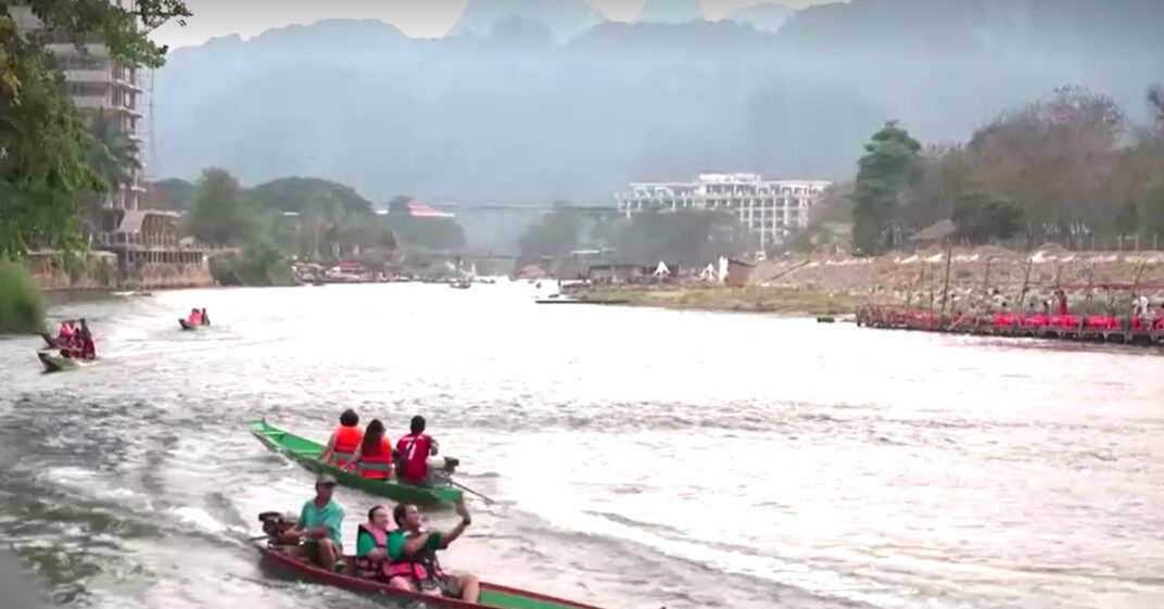 tourists in Vang Vieng