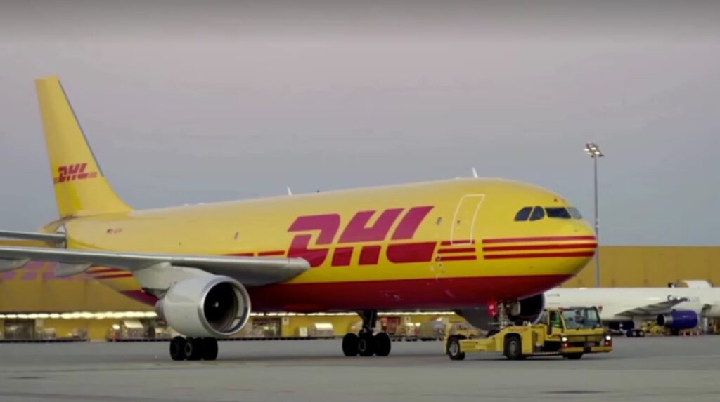 DHL plane