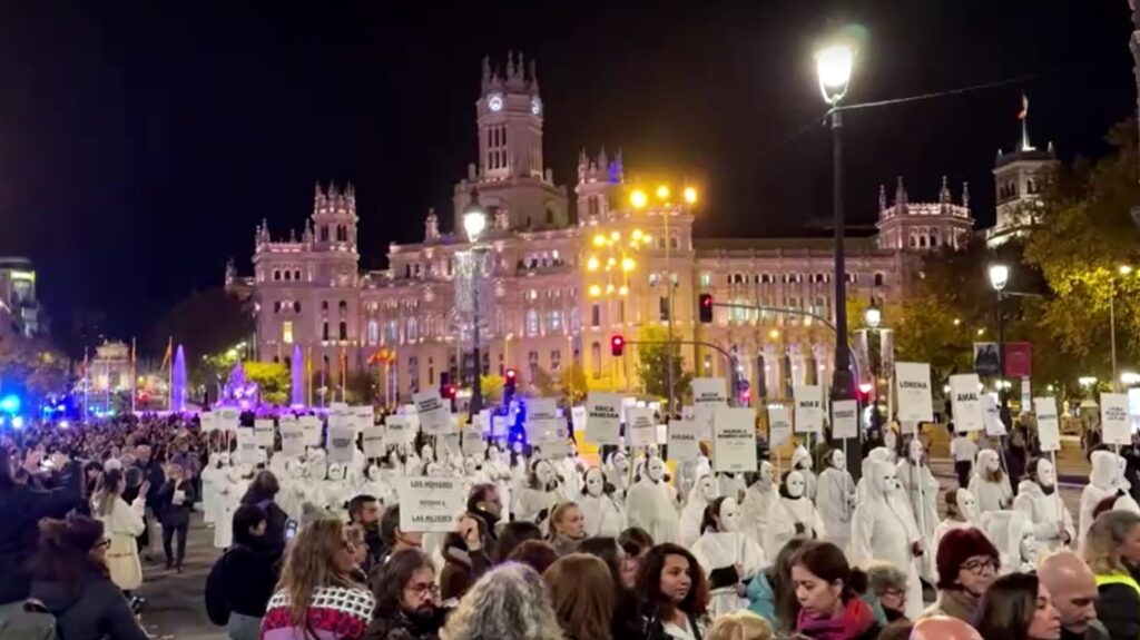 Hundreds march in Madrid to denounce violence against women