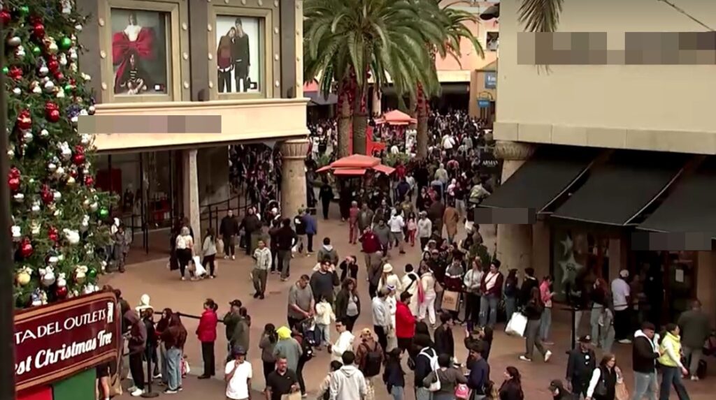 crowd at outlet in U.S