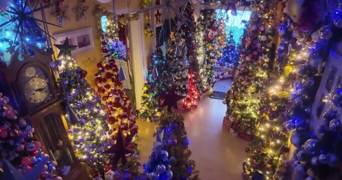 Setting world record, German family decorates home with 605 Christmas trees