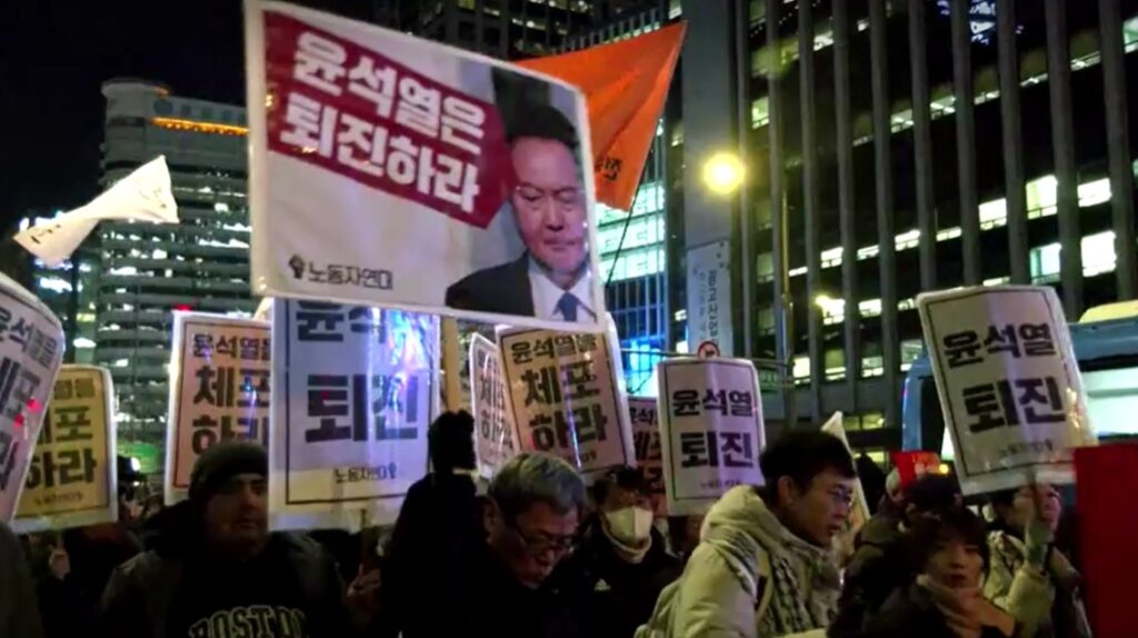 Hundreds march against President Yoon in central Seoul