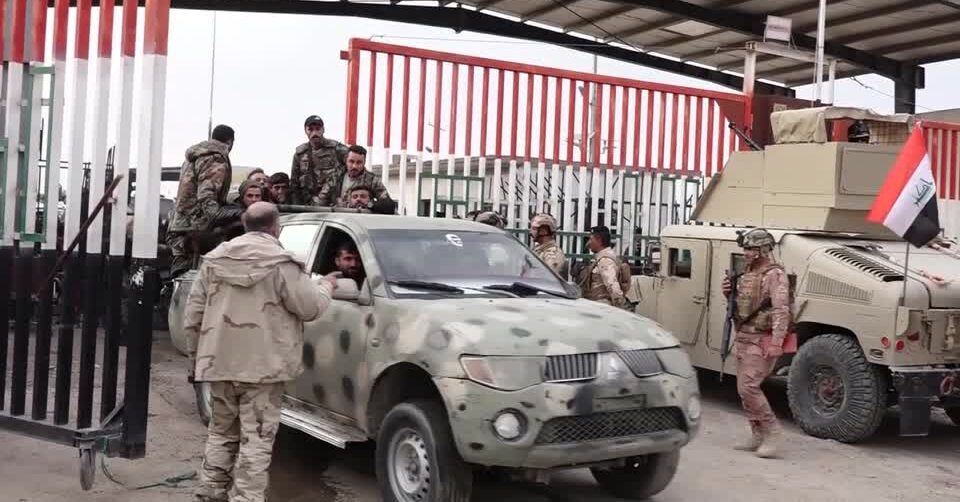 Syrian troops cross into Iraq to seek sanctuary, border town mayor says