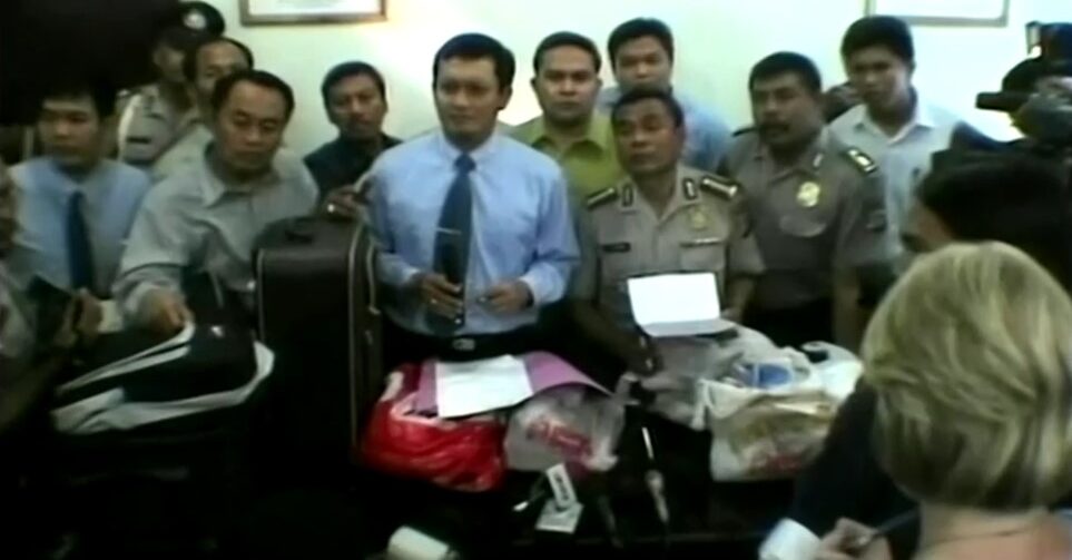 Indonesia shows heroine seized from Bali Nine