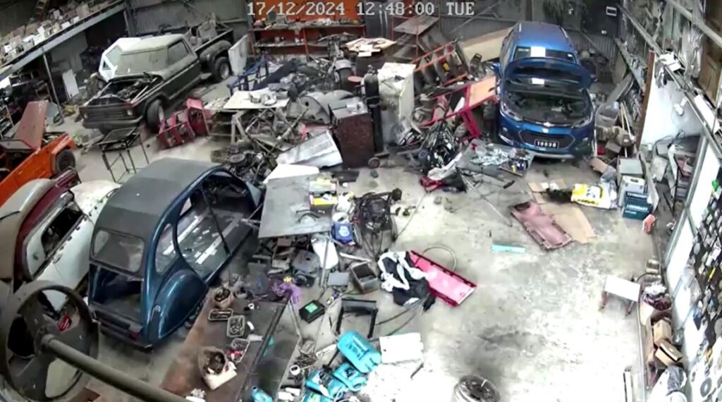 Eyewitness video shows powerful 7.4 earthquake hitting Vanuatu