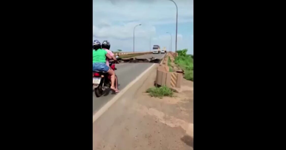 Motorists stop in time as cracks appear on Brazil bridge before collapse