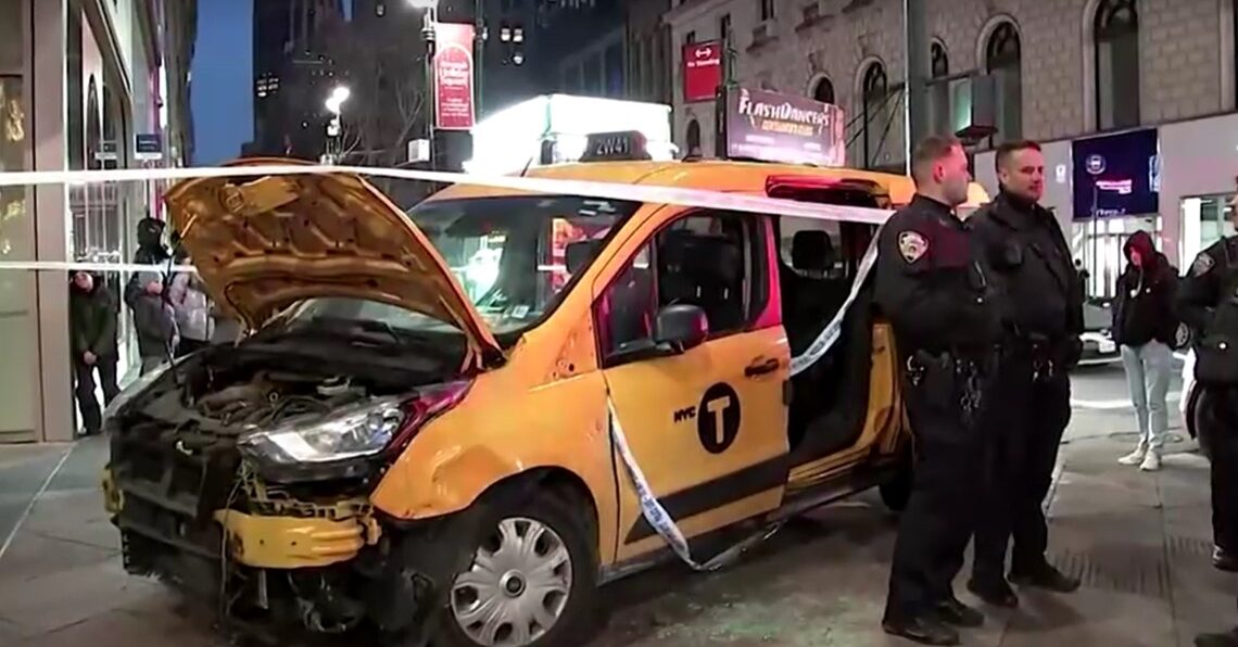 New York taxi jumps sidewalk outside Macy's on Christmas Day