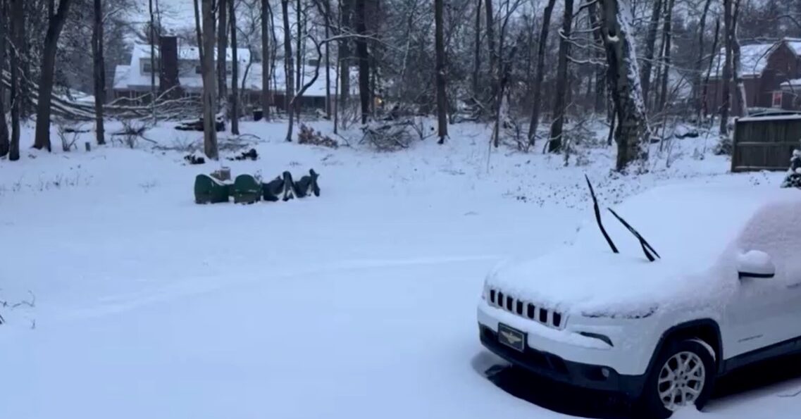 Heavy snowfall blankets Cincinnati, Ohio, U.S.