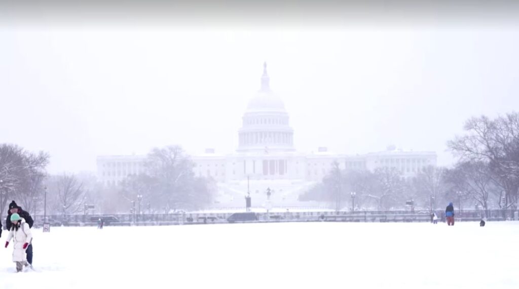 U.S.Capitol covered in snow