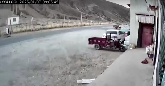 Surveillance camera captures powerful earthquake striking Tibet