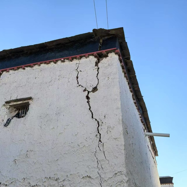 damages from earthquake in Tibet