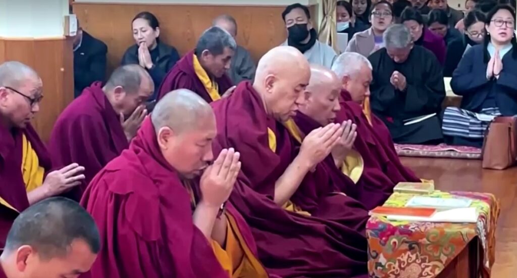 Tibetans exiled in India pray for earthquake victims