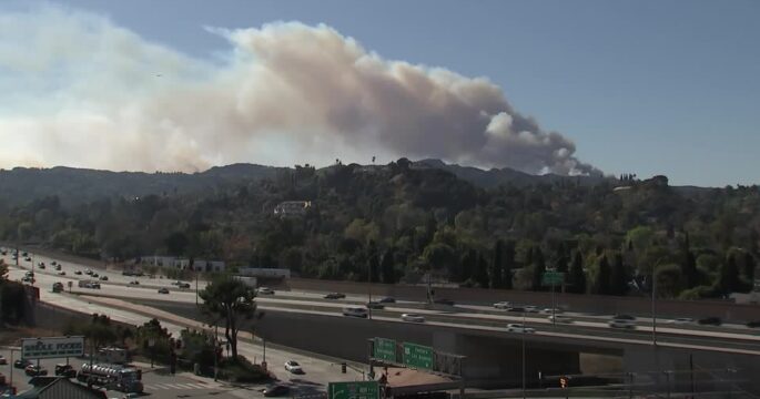 LA wildfire spreads towards 405 freeway, a major north-south artery