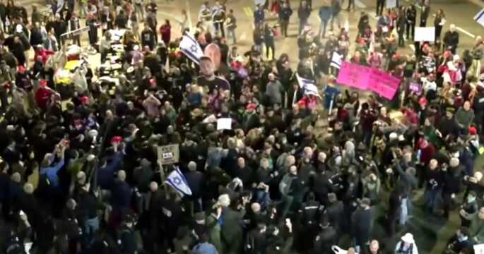 Scuffles erupt between Israeli anti-war protesters and police in Tel Aviv