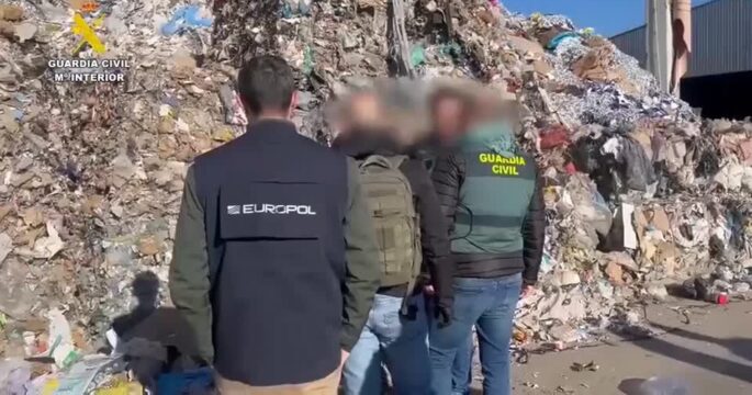 Police break up gang smuggling Italian waste into Spain