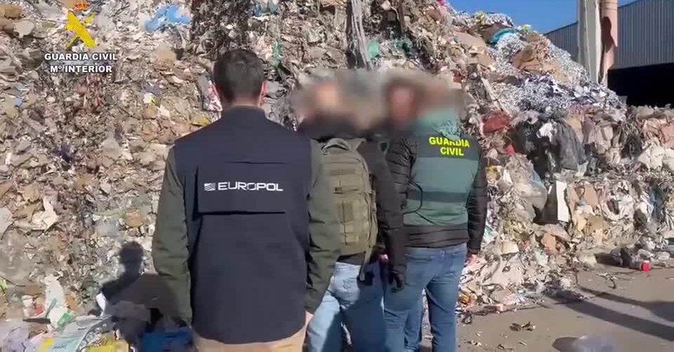 Police break up gang smuggling Italian waste into Spain