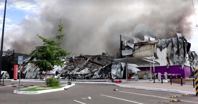 Fire engulfs shopping mall in Mexico, destroys casino