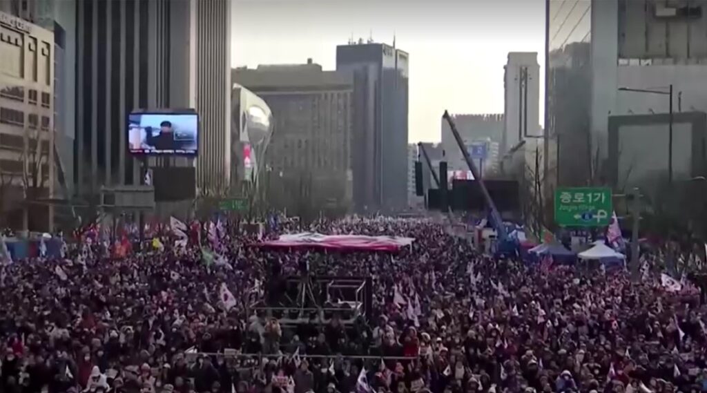 Supporters of impeached South Korean President Yoon rally outside court