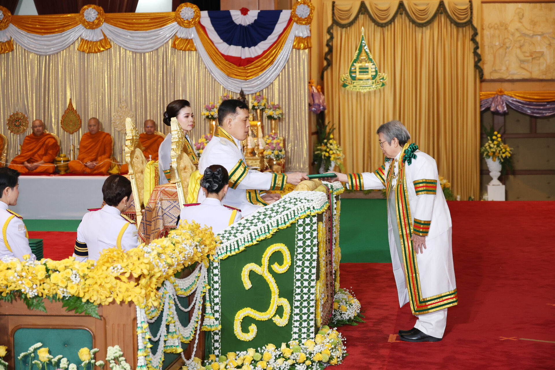 พระราชทานปริญญาบัตร