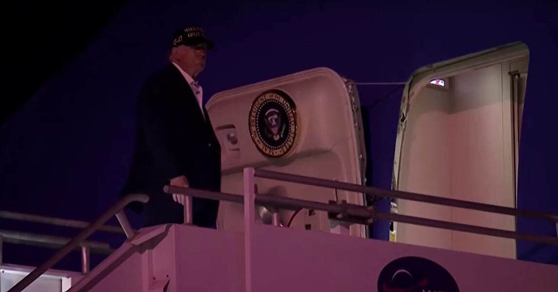 Trump boards Air Force One