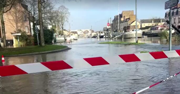 Storm Herminia floods parts of western France