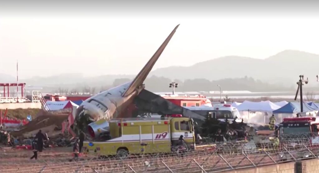 Jeju Air crashes after lands without landing gears