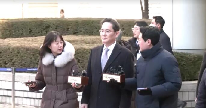 Samsung chief Lee walks out of Seoul appeal court