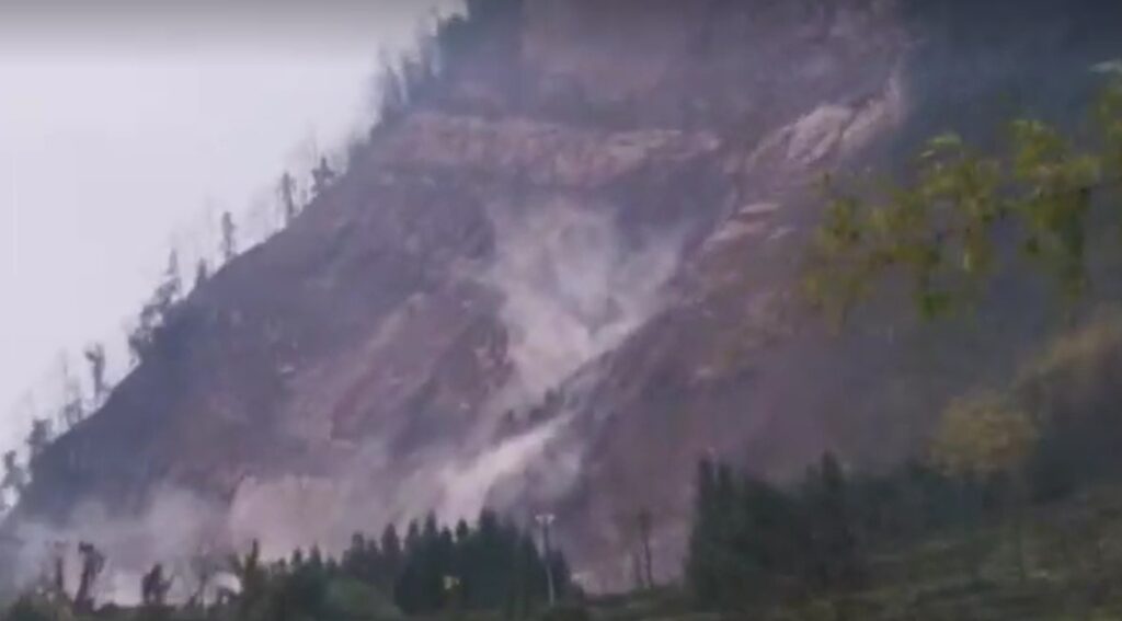 moment of Sichuan landslide