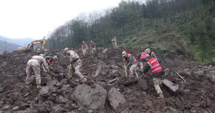 Rescue efforts underway in Sichuan landslide