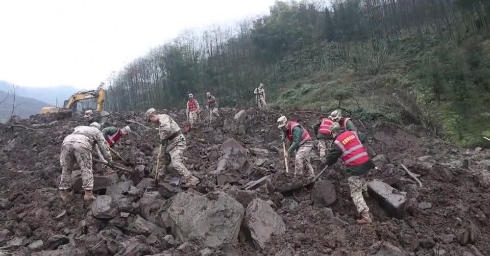 Rescue efforts underway in Sichuan landslide