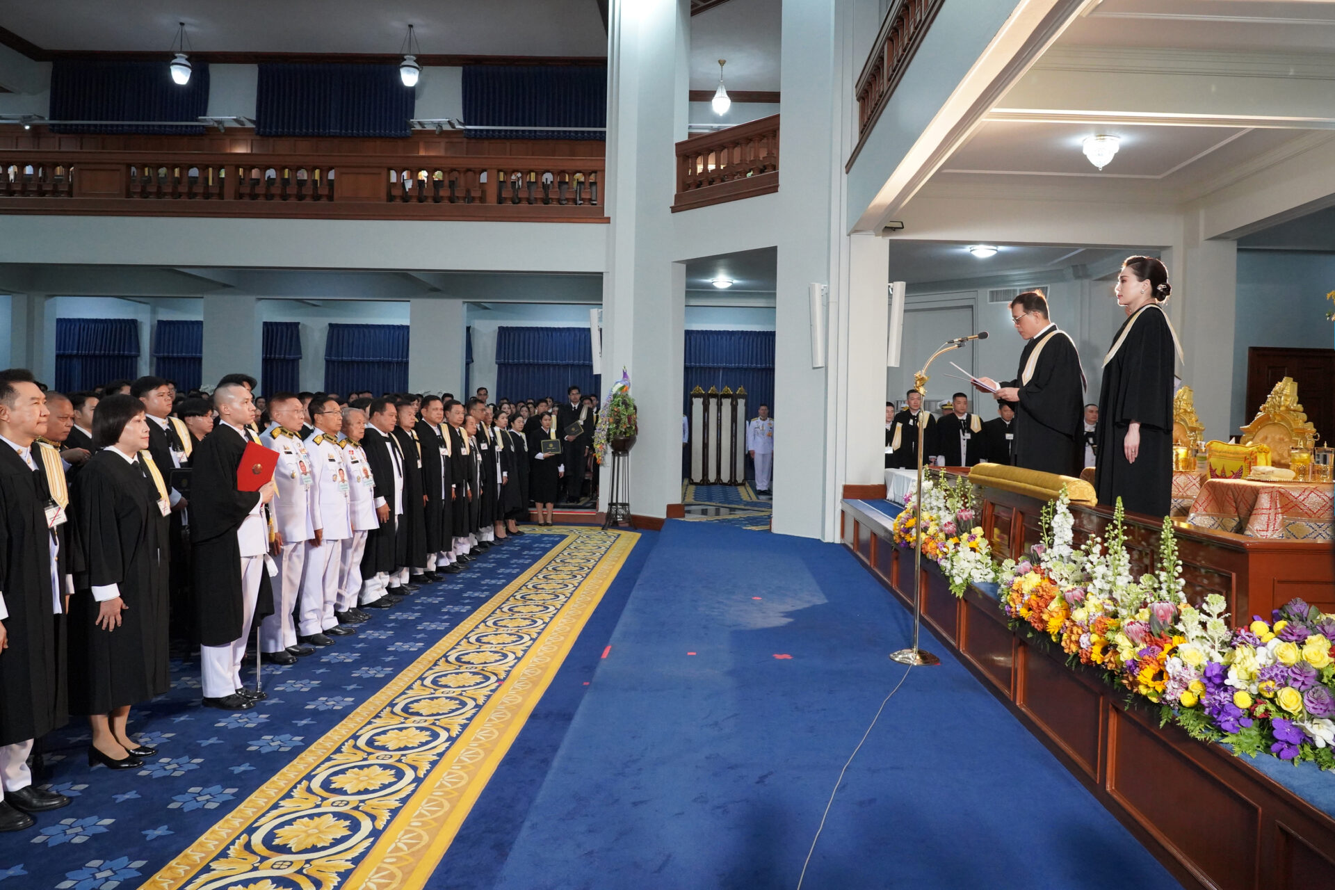 ในหลวงพระราชินี