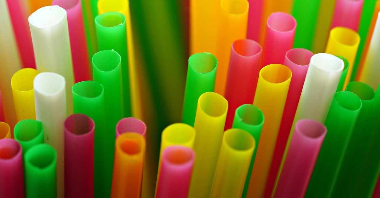 plastic straws