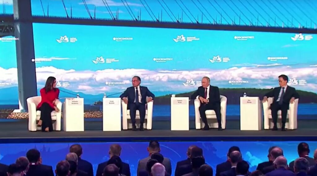 Anwar on the same stage with Putin in Eastern Economic Forum Sept 2024