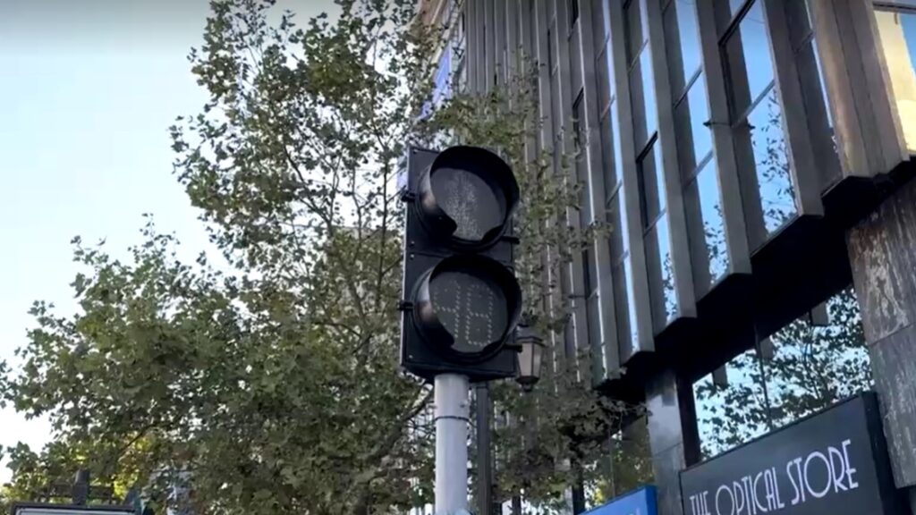 Traffic light off in Santiago, Chile